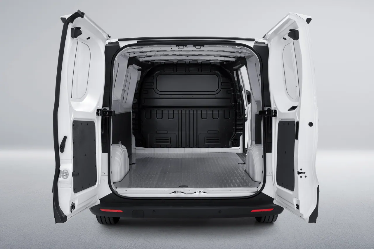 MAXUS Deliver 7