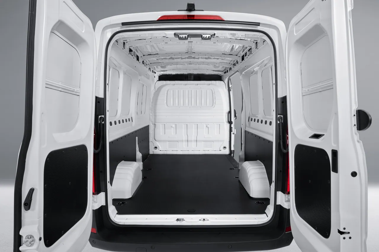 MAXUS Deliver 9